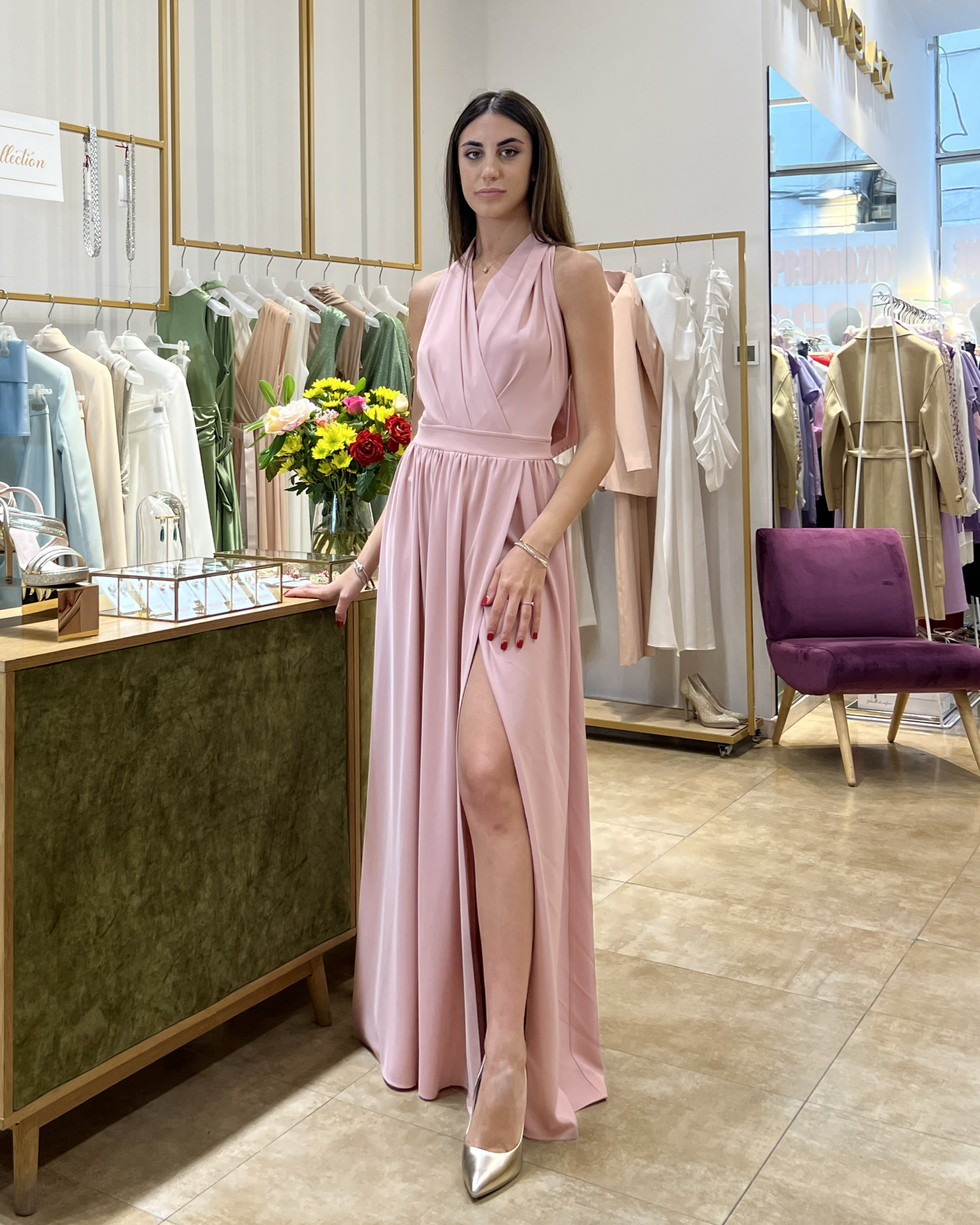 Maniche Lunghe Tubino Nero Scollo A Cuore Abito Elegante Vestiti Neri Corti Ma Maniche Lunghe Tubino Nero Scollo A Cuore Abito Elegante Vestiti Neri Corti Ma