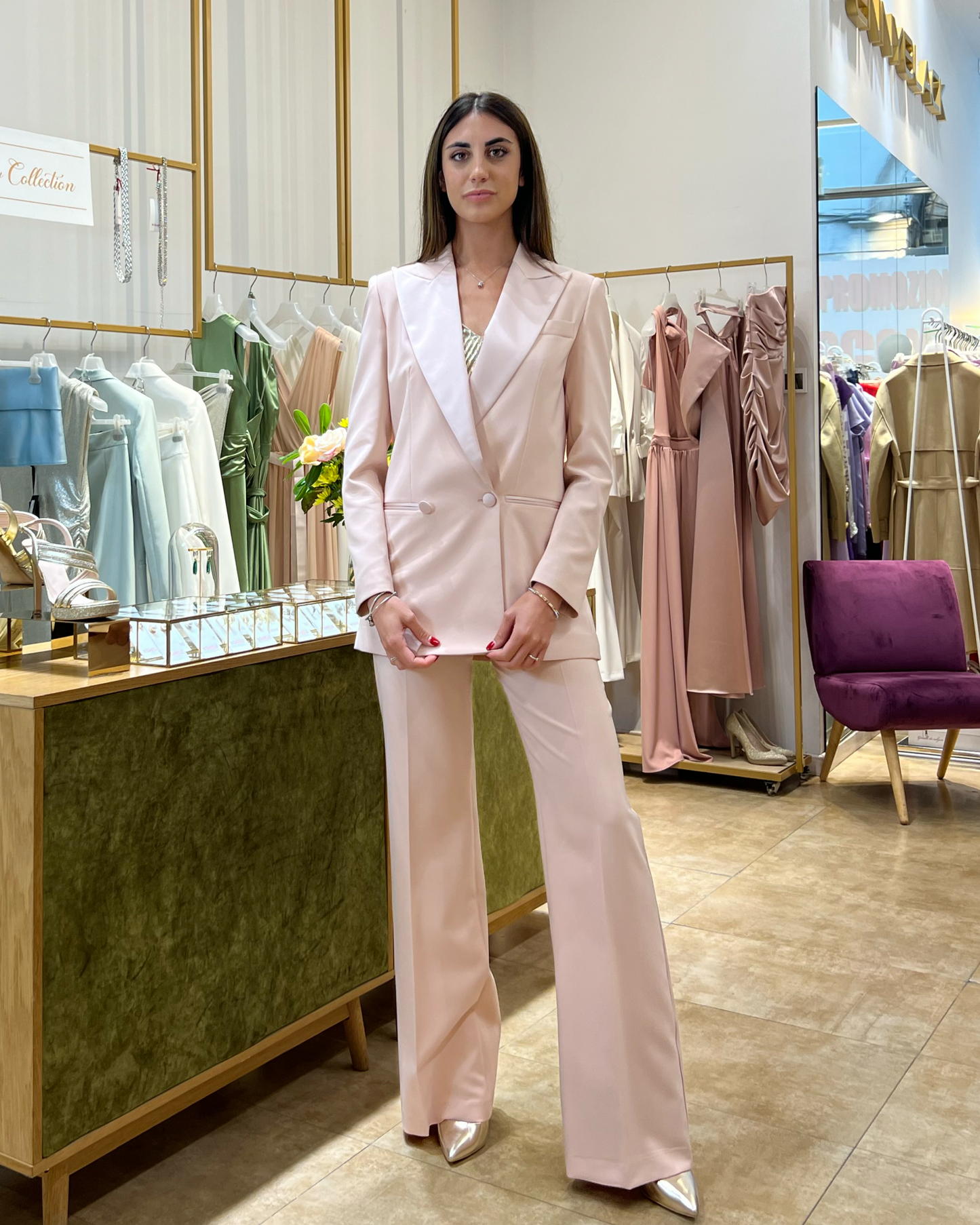 Giacca "Blush Couture". Blazer rosa da donna con dettagli in raso