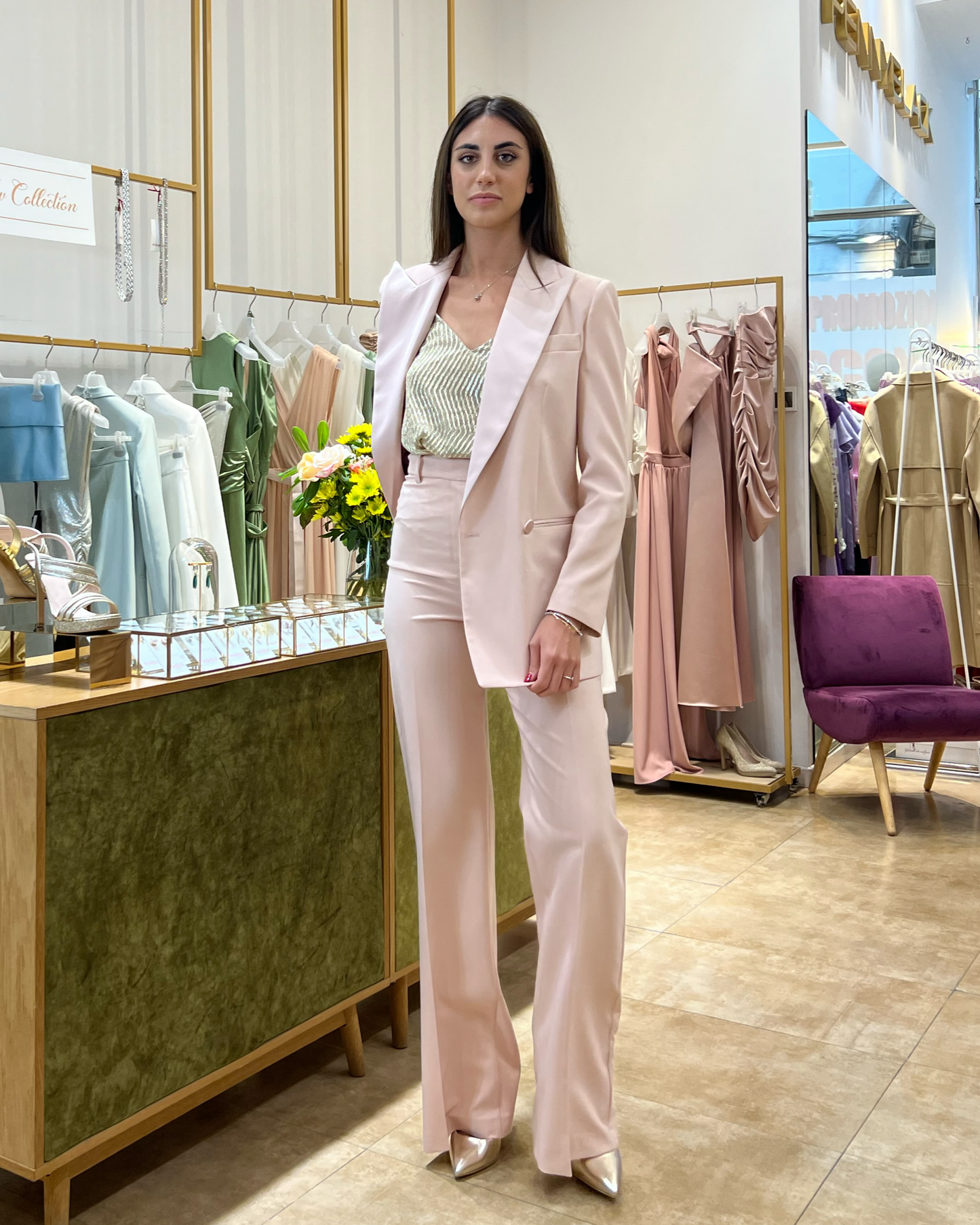 Giacca "Blush Couture". Blazer rosa da donna con dettagli in raso