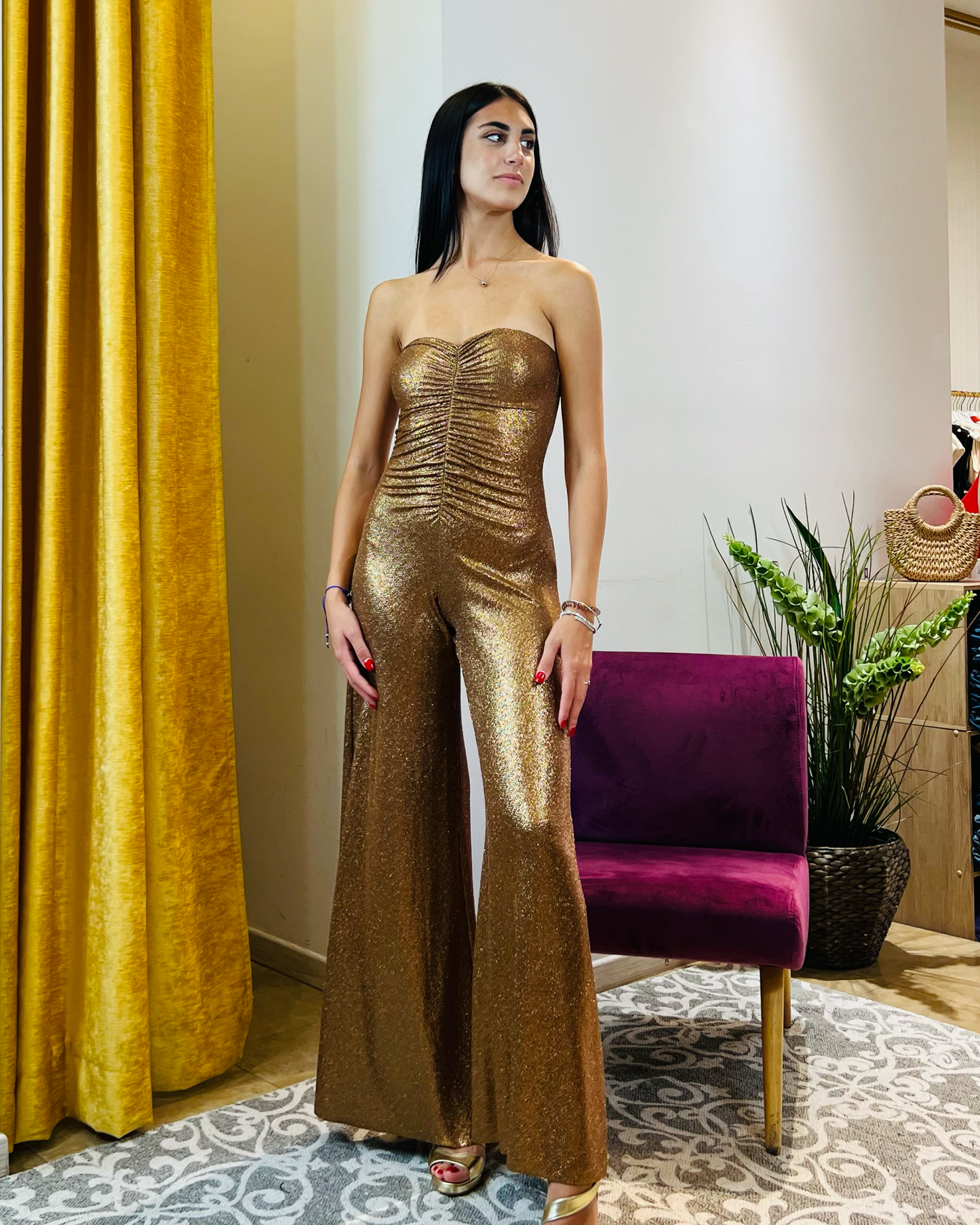 Tuta "Bronze Lamé " - Tuta Elegante Senza Spalline, Tessuto Bronzo Brillante, Pantaloni a Zampa