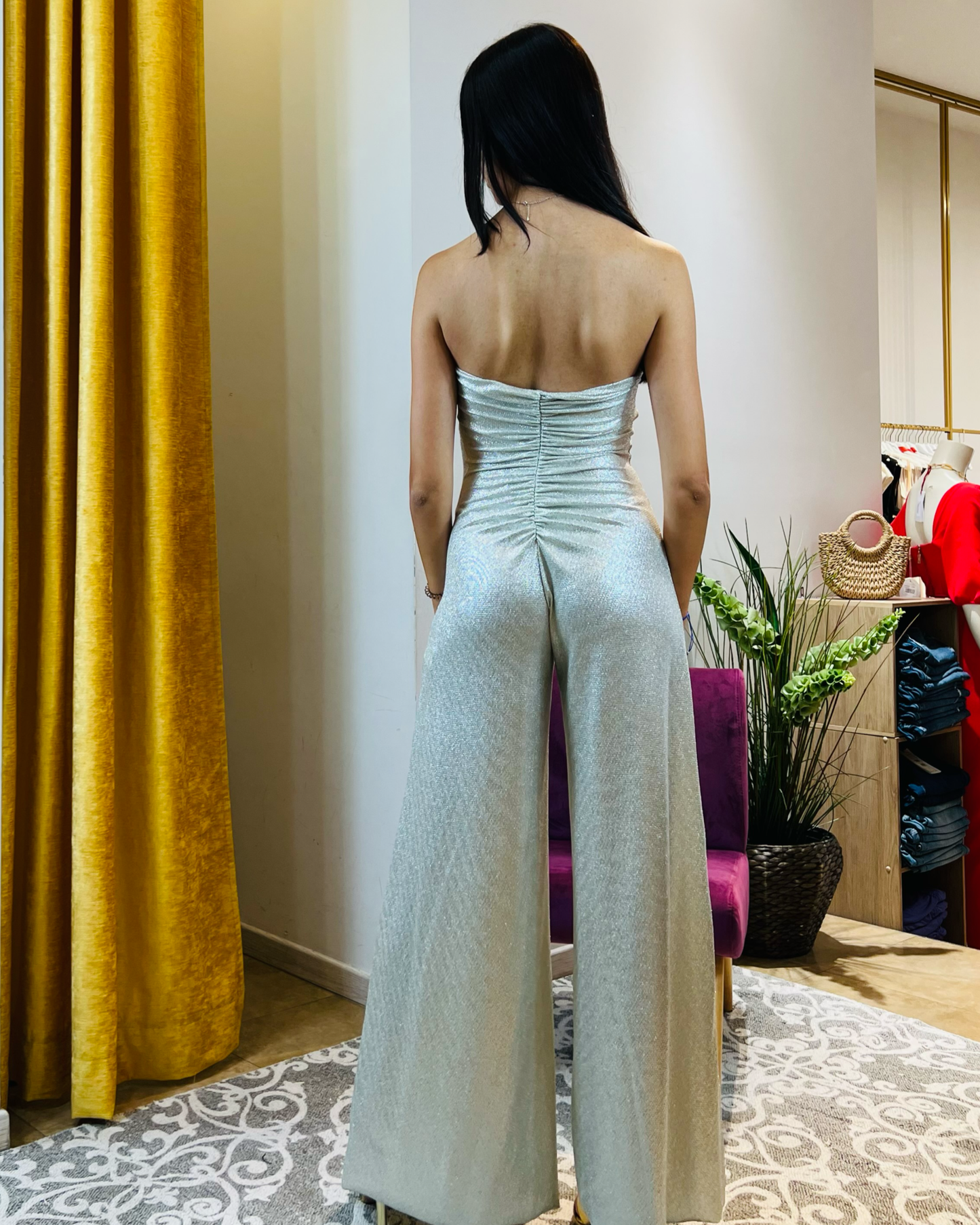 Tuta "Elegante Shimmer" - Tuta da Sera Senza Spalline, Pantaloni a Zampa, Tessuto Luminescente