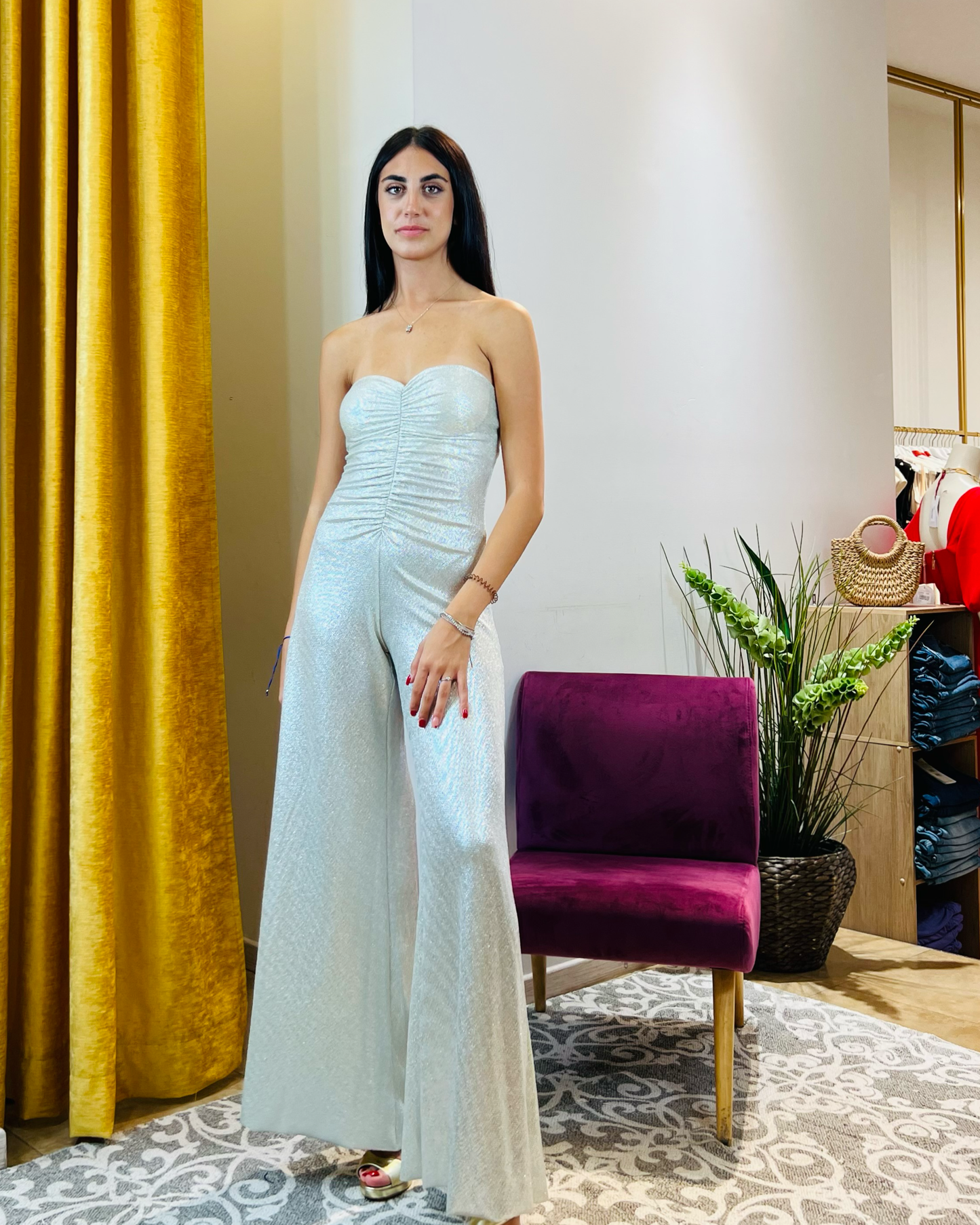 Tuta "Elegante Shimmer" - Tuta da Sera Senza Spalline, Pantaloni a Zampa, Tessuto Luminescente