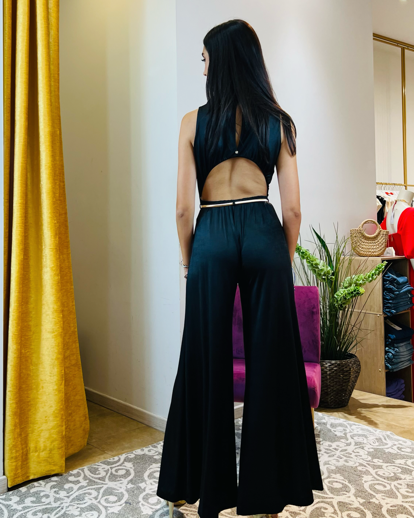 Tuta “Ebon Elegance”. Tuta elegante con pantaloni palazzo in jersey. (copia)