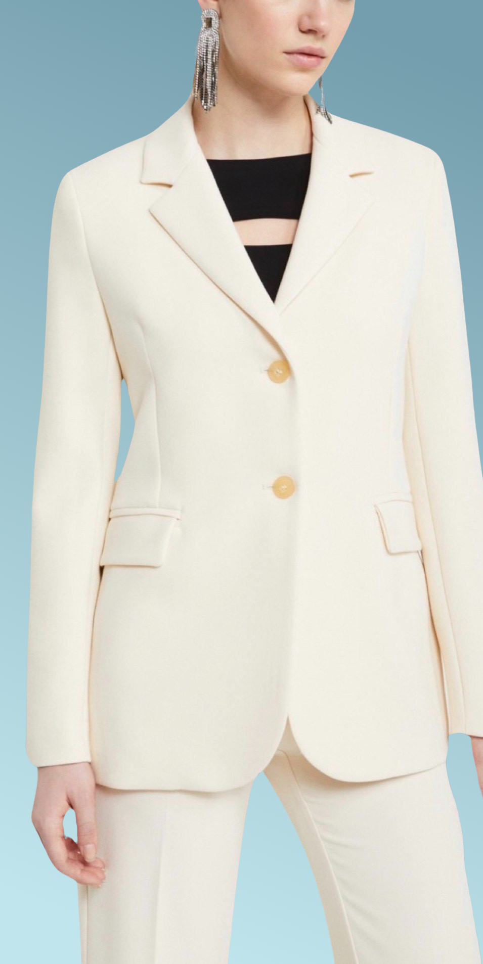 Tailleur "Ivory Grace". Tailleur pantalone panna con giacca blazer due bottoni, pantaloni ampi eleganti