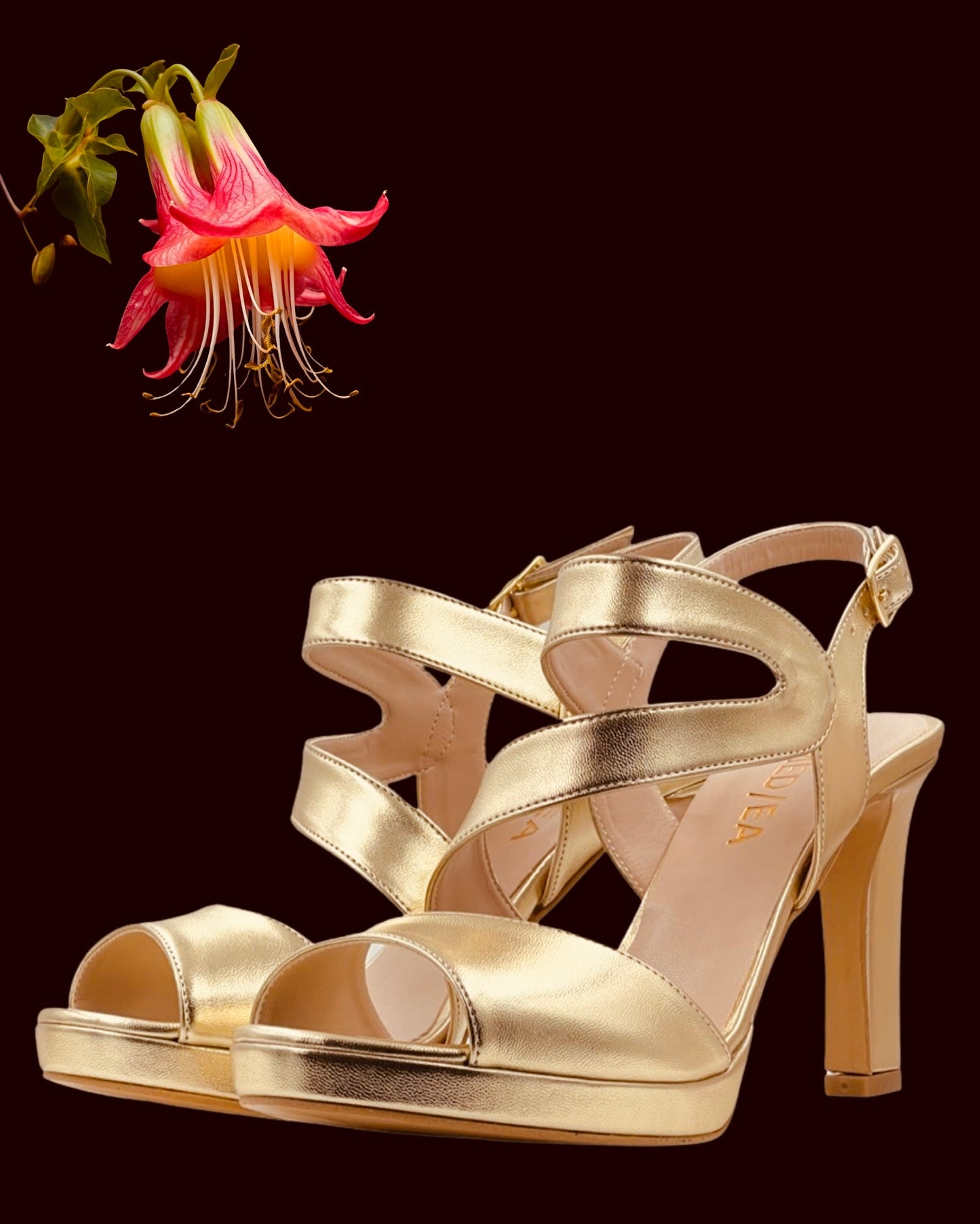 Sandalo "Golden Dazzle". Sandali eleganti in pelle oro, da cerimonia o da festa con platform e tacco alto.