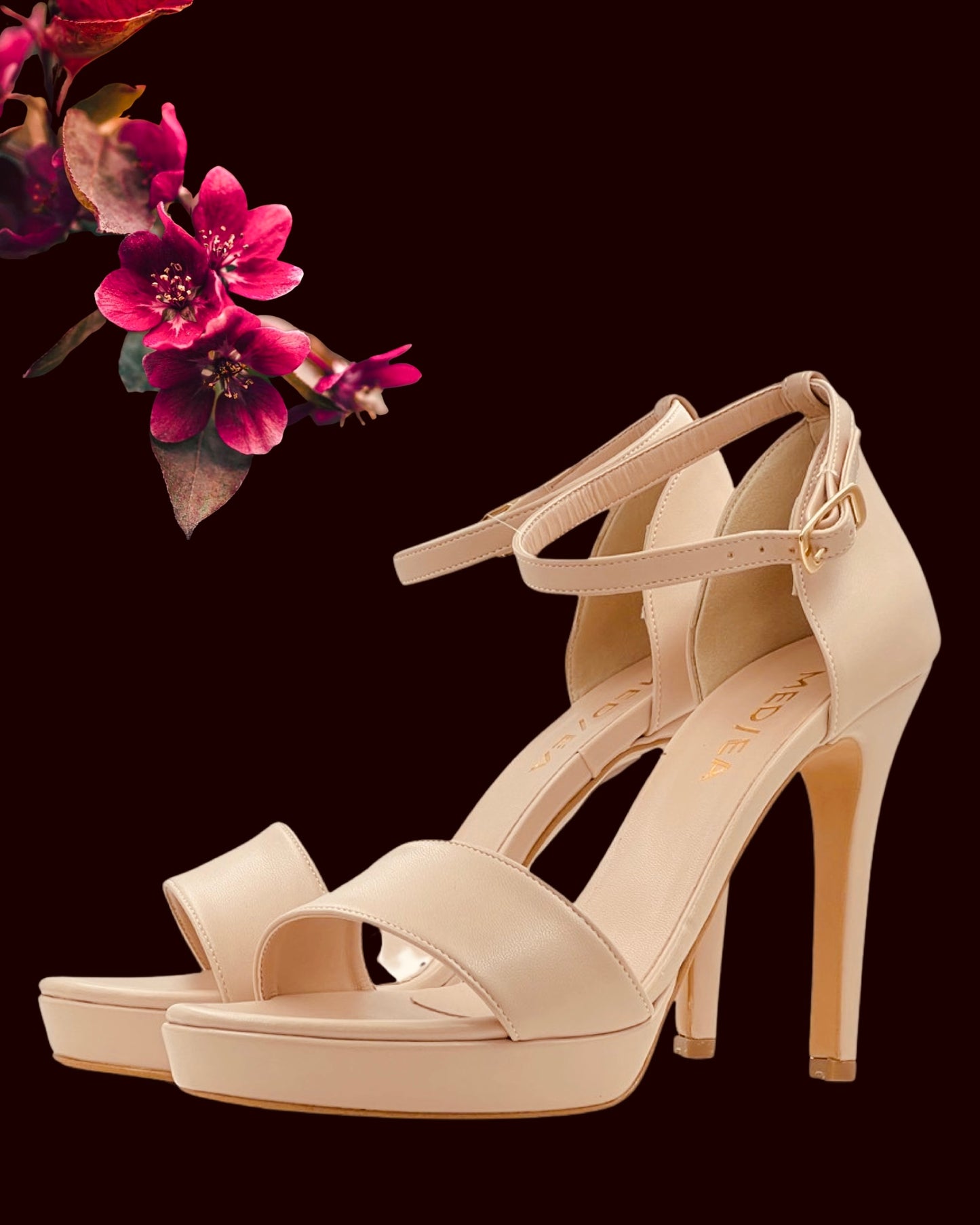 Sandalo "Bare Blossom". Sandali eleganti in pelle colore nudo, da cerimonia o da festa con platform e tacco alto.