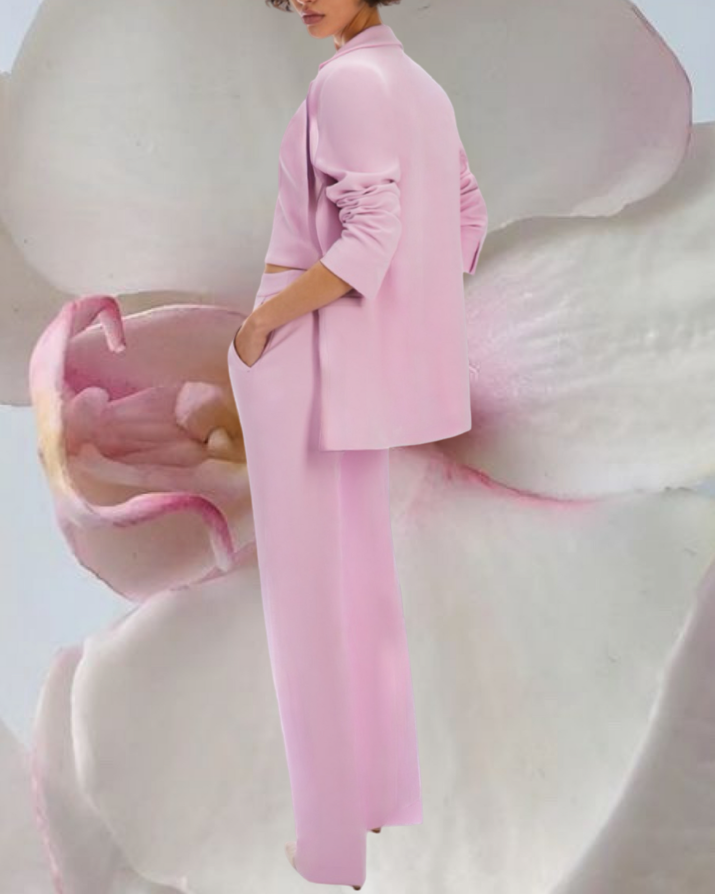 Tailleur "Sky Mist". Completo colore acquamarina con blazer e pantaloni a vita alta a gamba dritta.